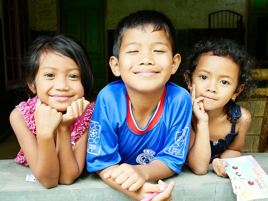 enfants lombok indonésie
