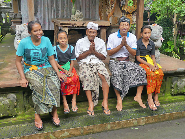 Chez l habitant   Bali  Dira et sa famille